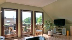 Glauchau, hübsche möblierte 2-Zimmer Wohnung mit sonnigem Balkon, WLAN inklusive