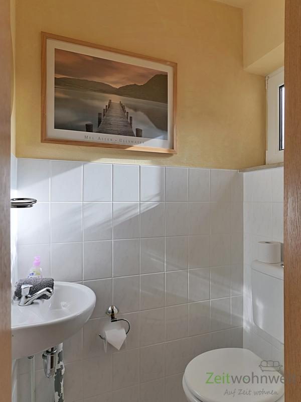 separates WC