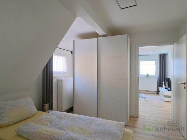 Blick zum Schlafzimmerschrank