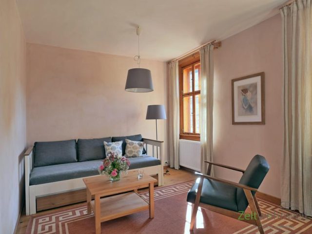 Sofa und Sessel