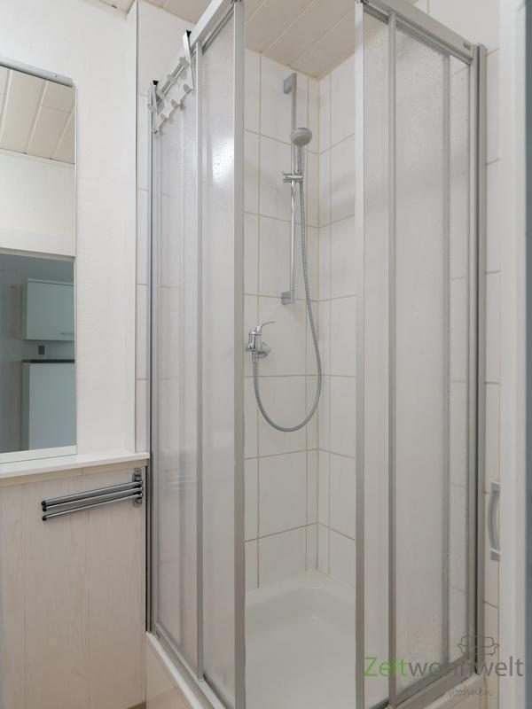 Dusche im Bad