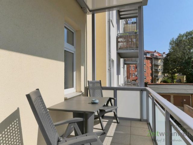 wunderbar sonniger Balkon