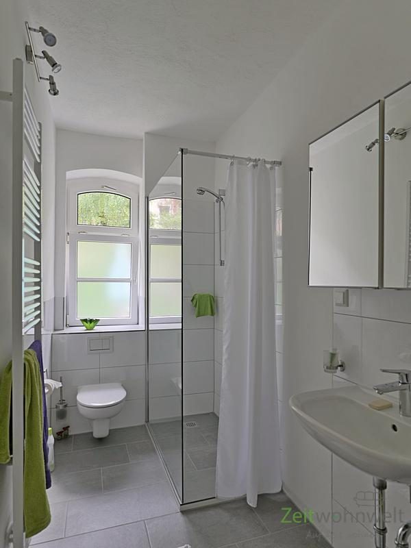 Bad mit bodentiefer Dusche