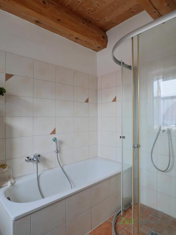 Wanne und Dusche