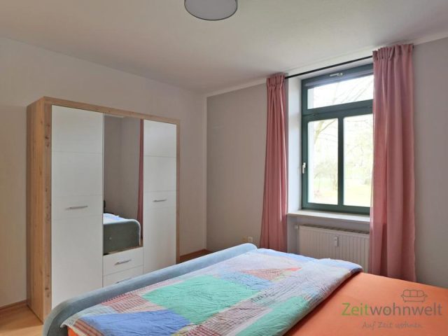Kleiderschrank im Schlafzimmer