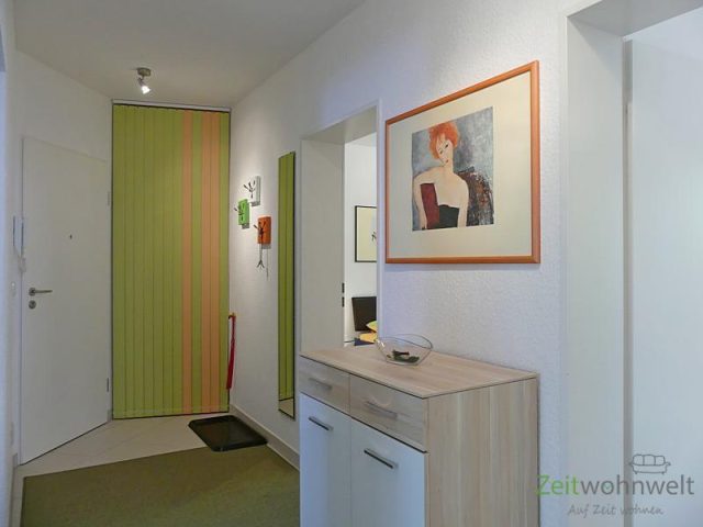 Wohnungsflur mit Stauraum