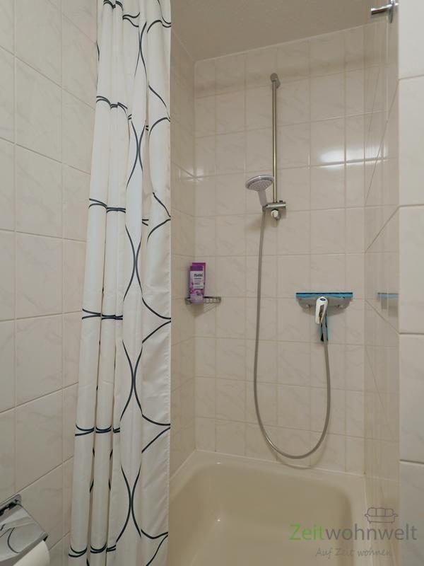 Dusche im Bad