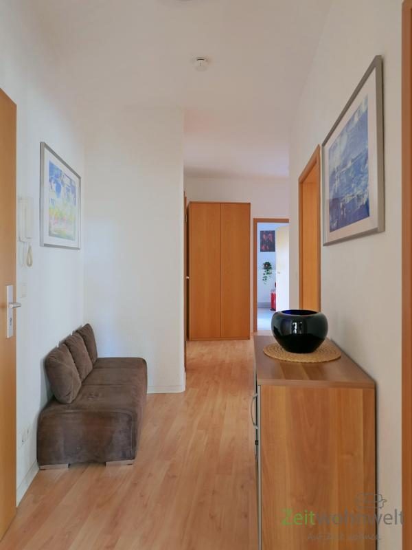 großer Wohnungsflur