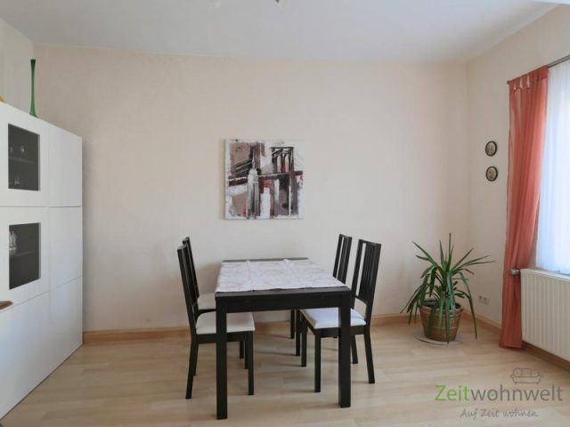 Esstisch im Wohnzimmer