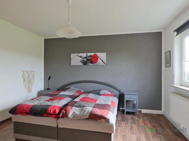 Doppelbett im Schlafzimmer