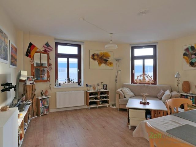 Blick ins Wohnzimmer links