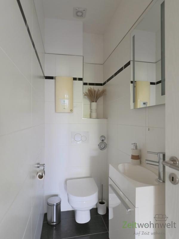 separates WC