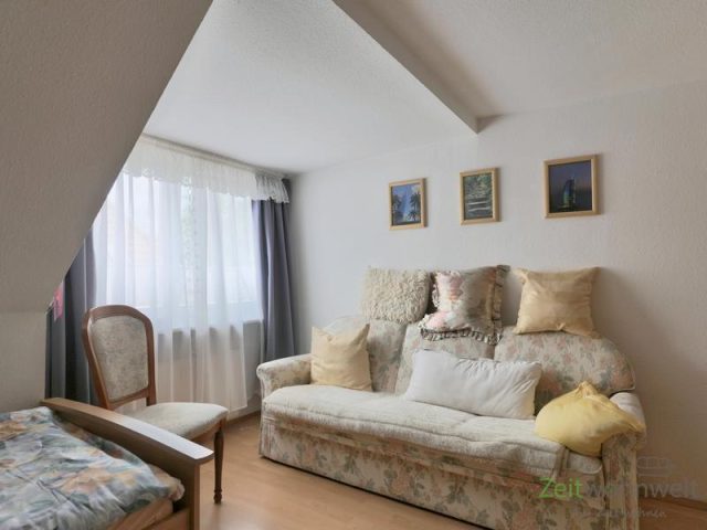 Gäste-Sofa im Schlafzimmer