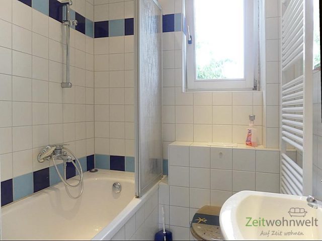 Bad mit Wanne