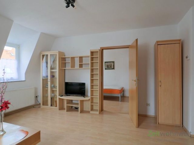Schrankwand und TV