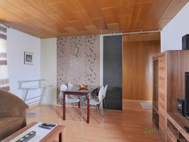 Esstisch im Wohnzimmer