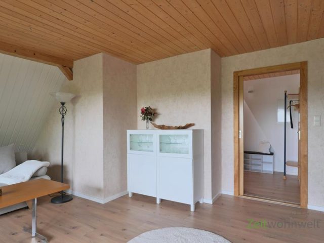 Sideboard und Wohnzimmertür
