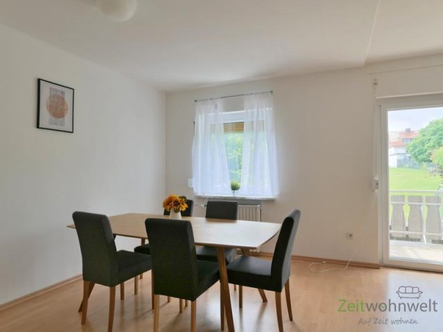 Esstisch im Wohnzimmer