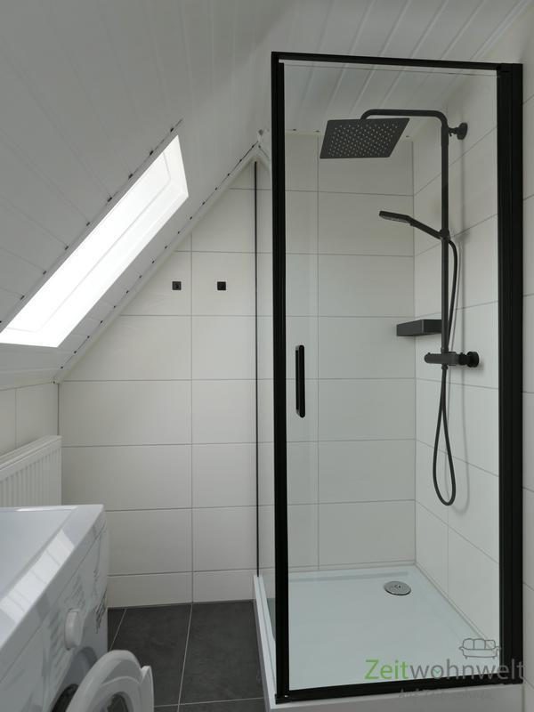 Dusche und Waschmaschine