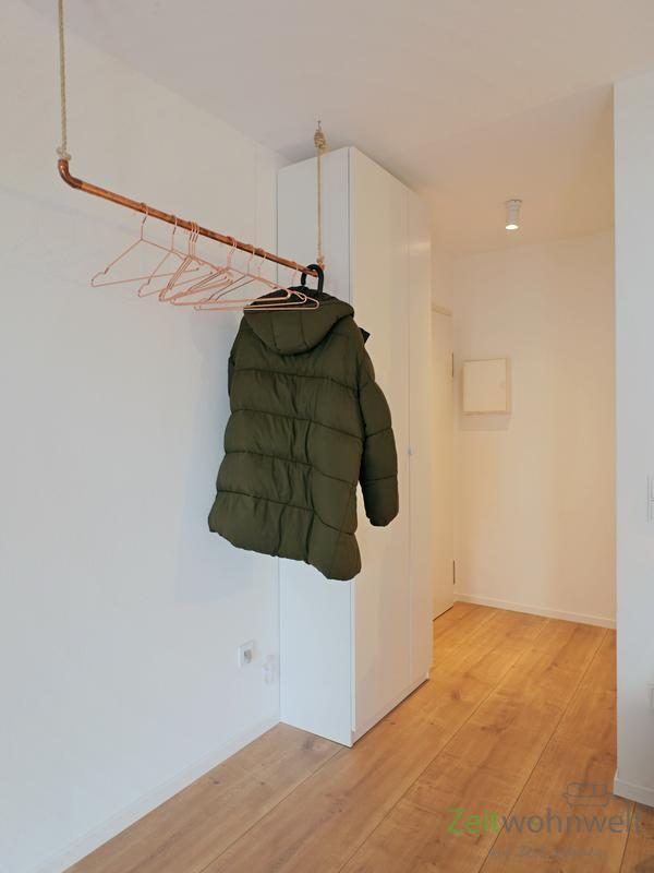 Kleiderschrank am Eingang