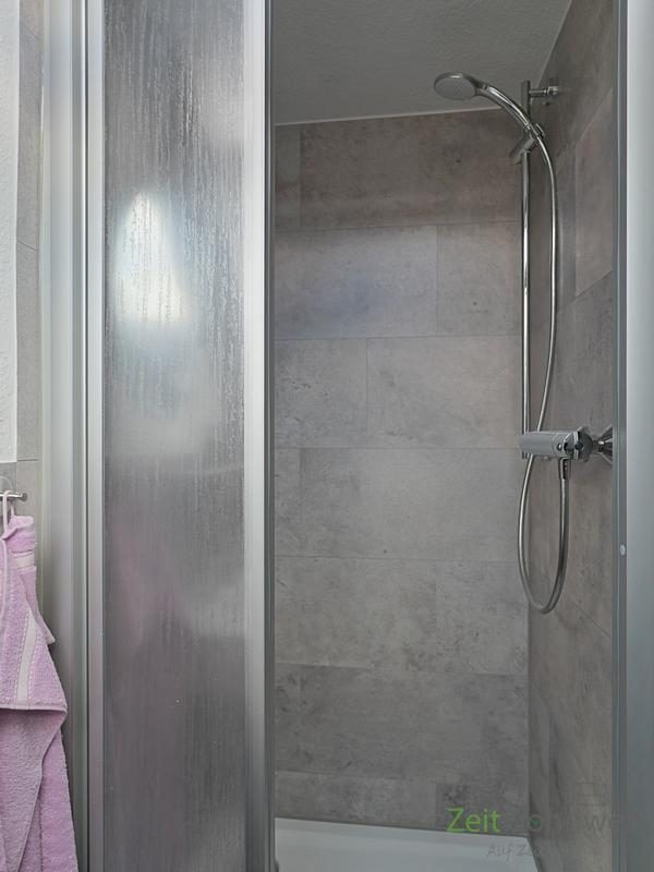 Dusche im Bad