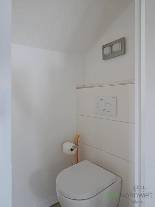 separates WC