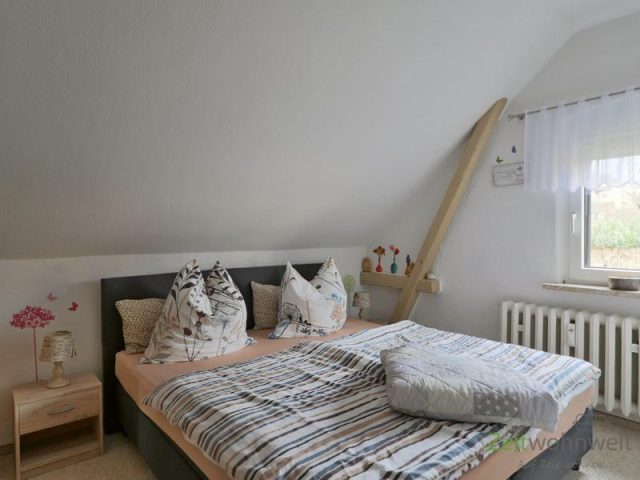 Doppelbett im Schlafzimmer