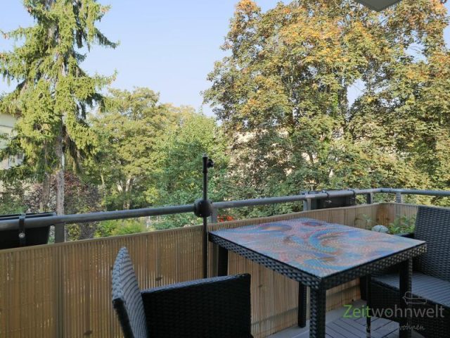 Balkon zur grünen Rückseite