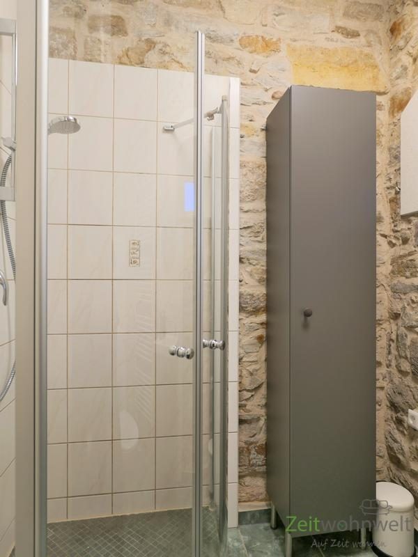 Dusche im Bad