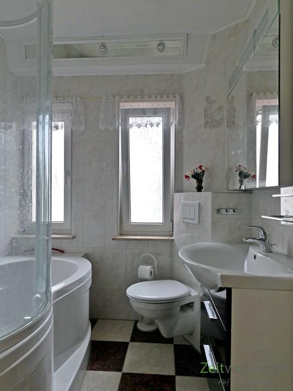 Bad mit Wanne