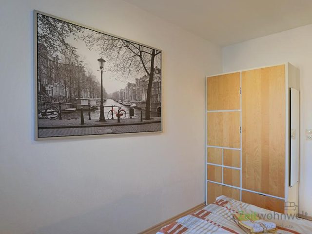 Kleiderschrank