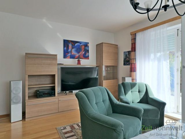 Schrankwand und TV
