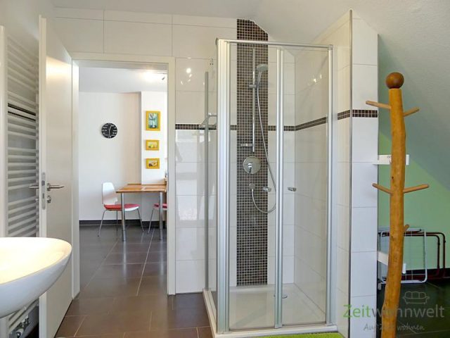 Dusche im Bad