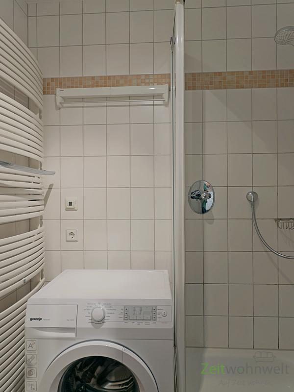 Dusche und Waschmaschine