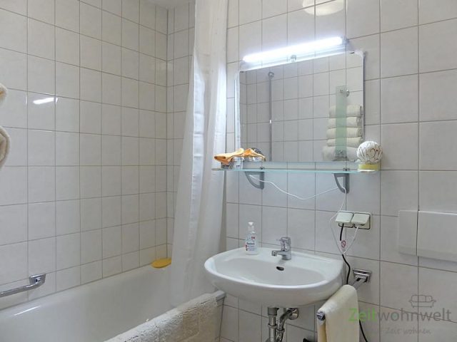 Bad mit Wanne