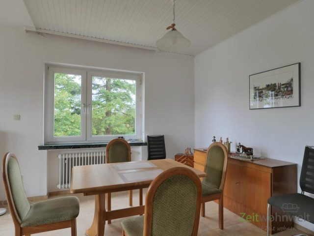 Esstisch hinten im Wohnzimmer