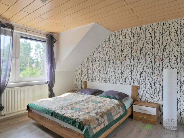 schönes Doppelbett