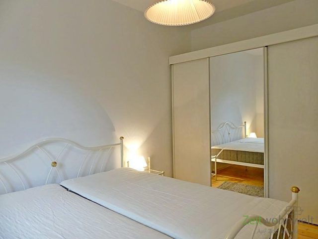 großer Kleiderschrank