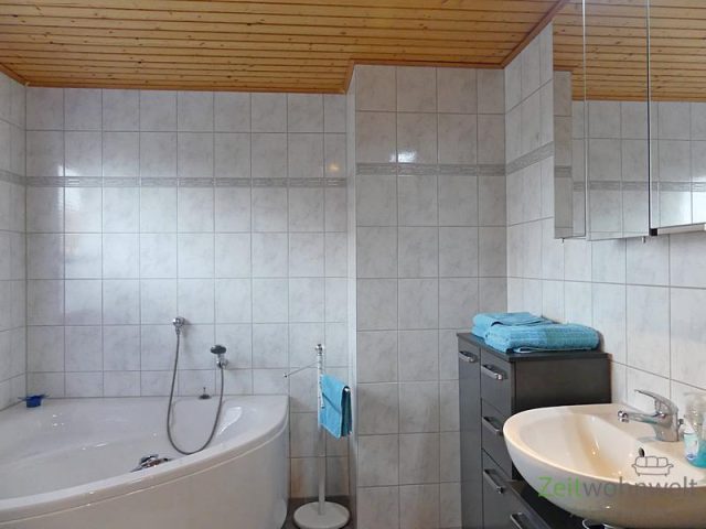 Eckbadewanne