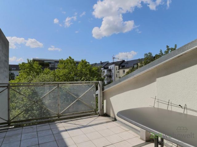 Dachbalkon zum grünen Innenhof