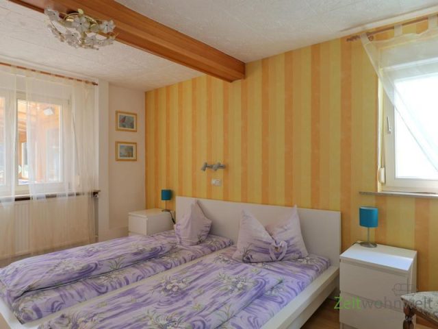 Blick ins Schlafzimmer
