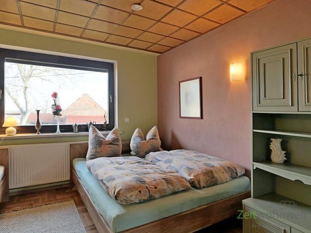 Doppelbett im Schlafzimmer