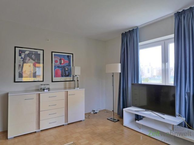 Sideboard und TV