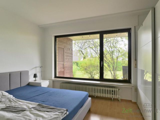 großer Kleiderschrank