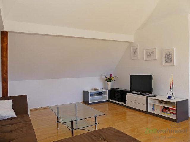 Radio und TV im Wohnzimmer