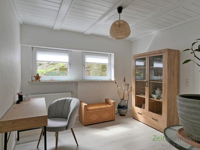 kleines Arbeitszimmer