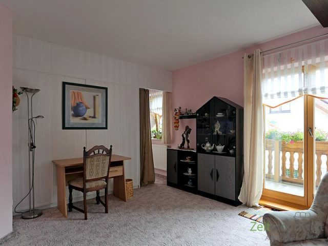 Schreibtisch im Wohnzimmer