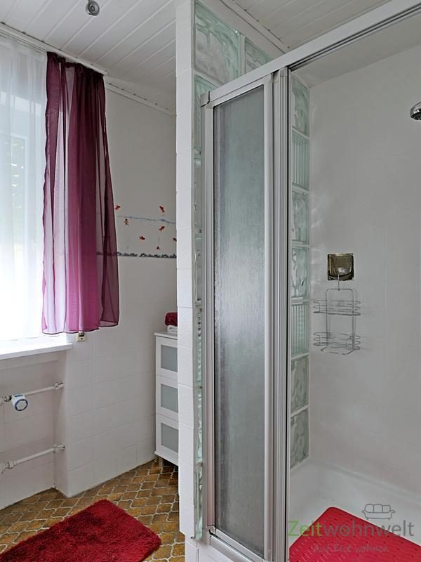Dusche im Bad