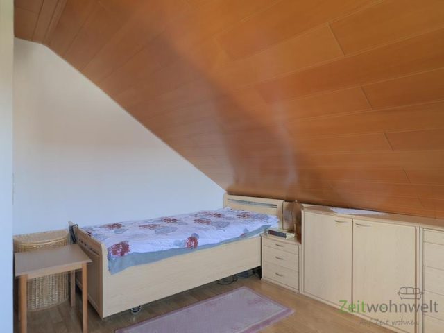 Bett im Schlafzimmer