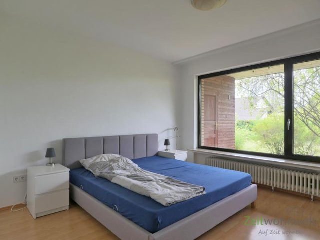 Doppelbett im Schlafzimmer
